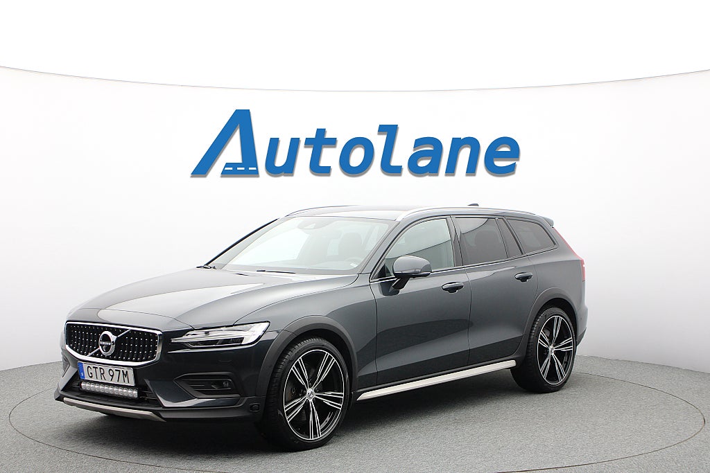Volvo V60 Cross Country D4 AWD B&W, 360°,  Skinn, 20", Drag, HUD, BLIS