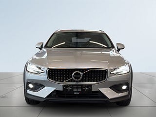 Volvo V60 Cross Country B4 AWD Advanced S&V-hjul/Carplay/H/K/Skinn/Kamera/Drag – bild 2