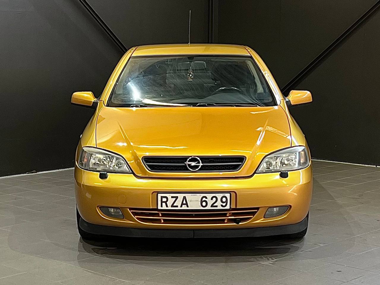 Opel Astra Coupé 2.2 2001, kuva 2/45