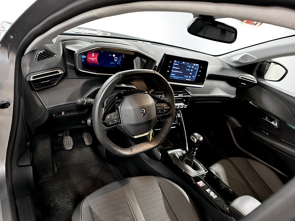 Bild på Peugeot 208 Allure Pack 1.2 PT 100hk B-KAMERA CARPLAY
