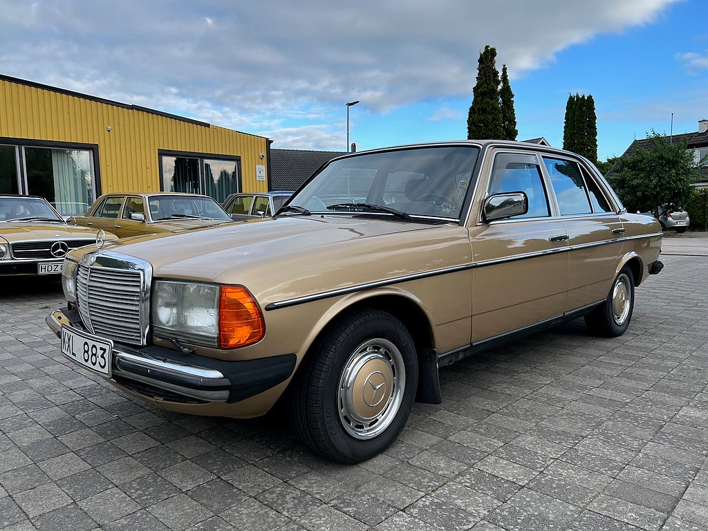 Mercedes-Benz 230 E AUT 136HK