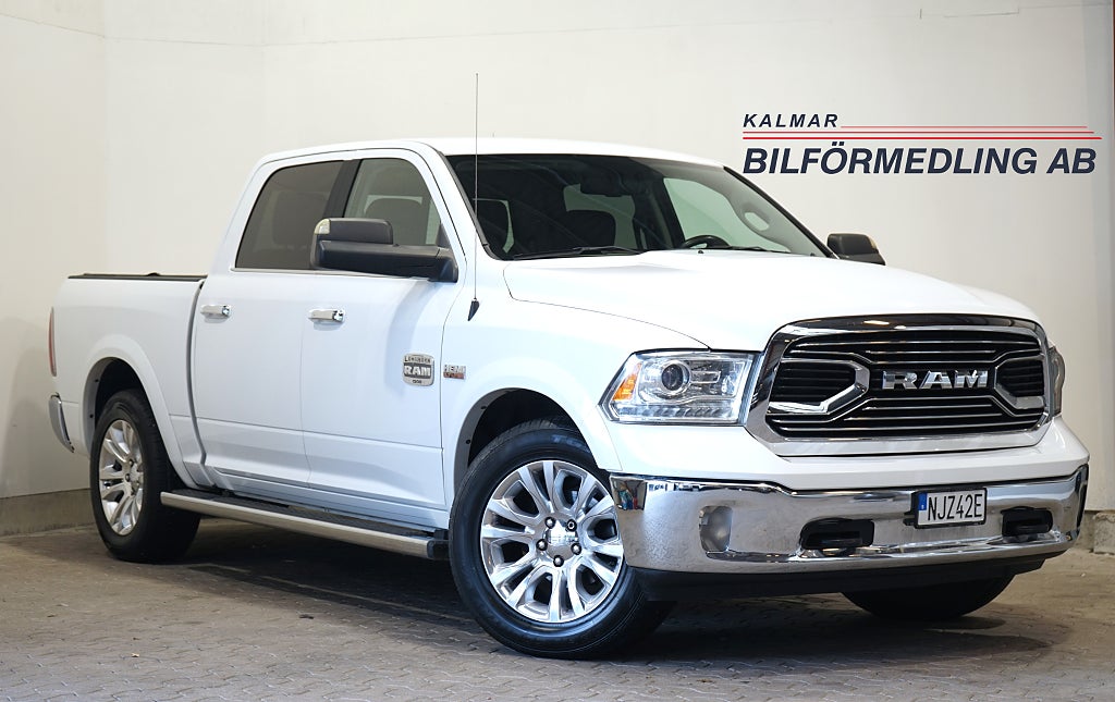 RAM 1500 Crew Cab 5.7 V8 HEMI 4x4 TorqueFlite LONGHORN 395hk