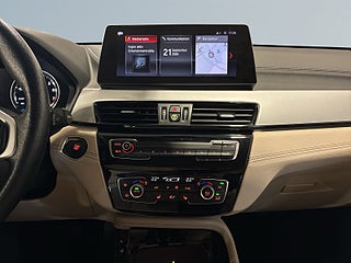 BMW X2 xDrive25e Aut Advantage Kamera Värmare HuD Skinn S&V – bild 10