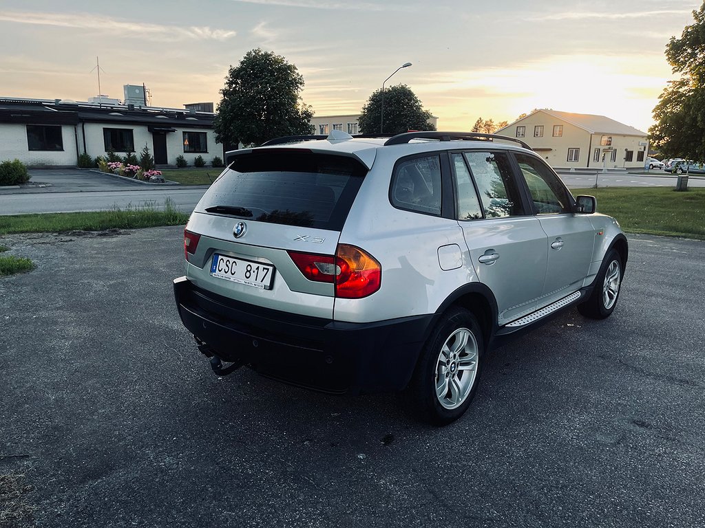 BMW X3 2.5i Automat 192hk Dragkrock/Panorama/Nyservad 