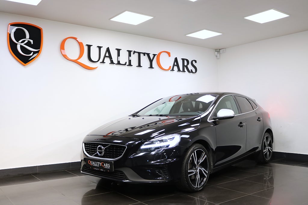 Volvo V40 T3 R-Design / Harman kardon / Navi 