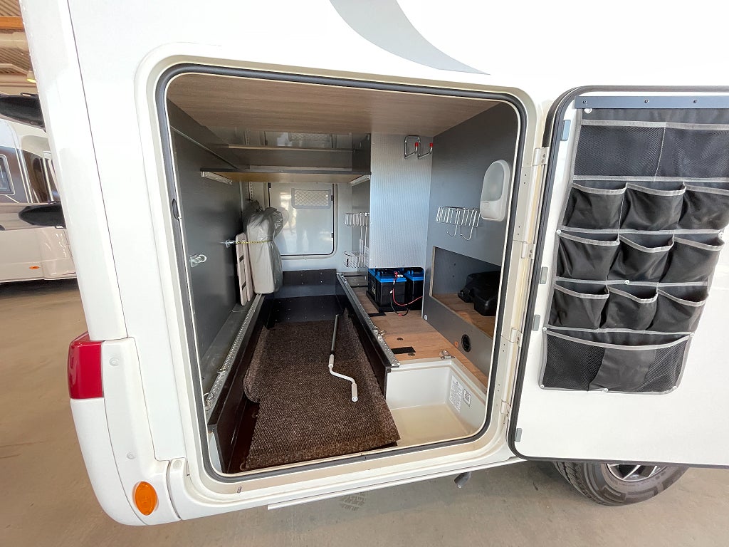 Rapido 655 F / Automat / B-körkort / Solcell / Garage / El-patron / - Rapido