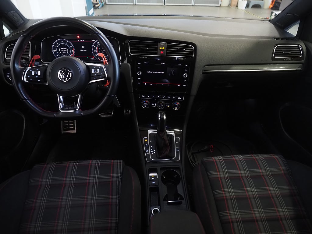 Volkswagen Golf GTI Performance 2.0 245hk DSG M-Värm Kamera Sportavgas 2020