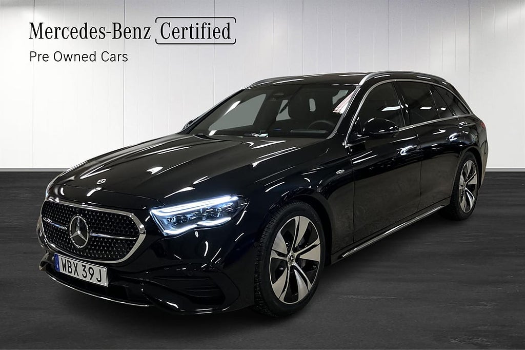 Mercedes-Benz E 300 d e 4MATIC T AMG-LINE/s-VHjul/Superscreen/360/KEYL...