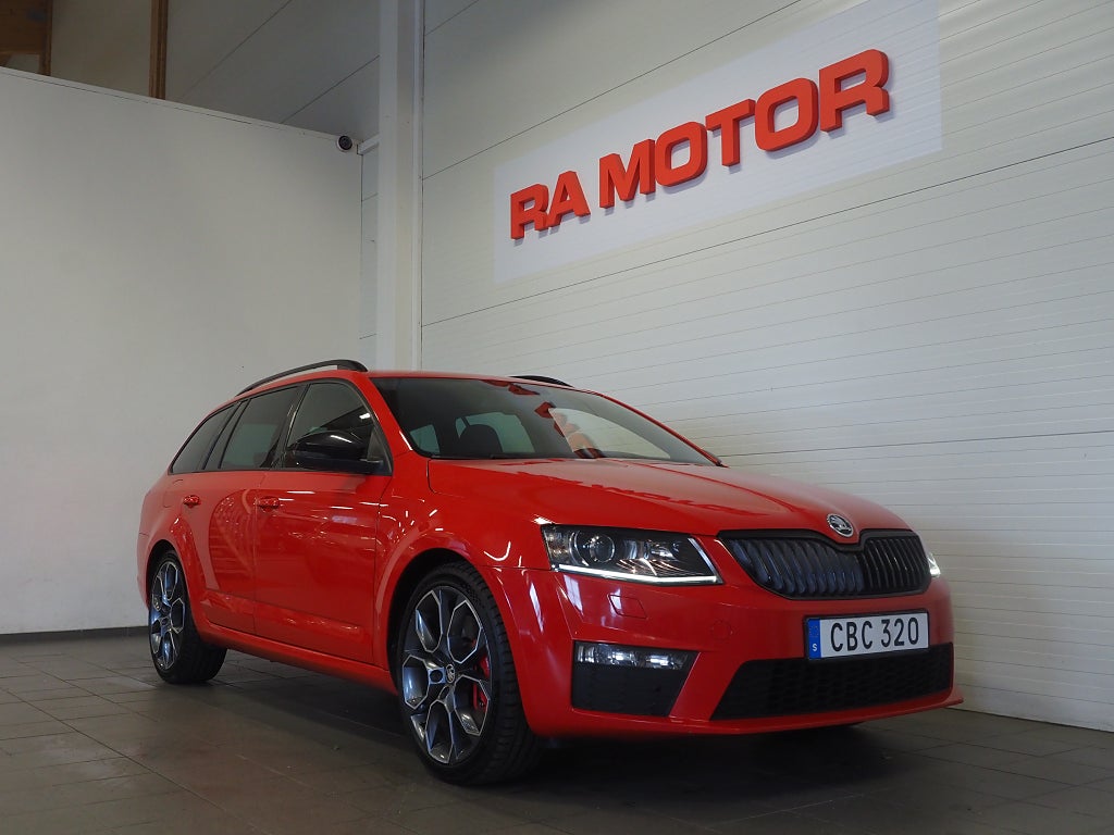 Skoda Octavia Kombi RS 2.0 TSI 220hk Dragkrok Navi P-Värm PDC 19" 2015