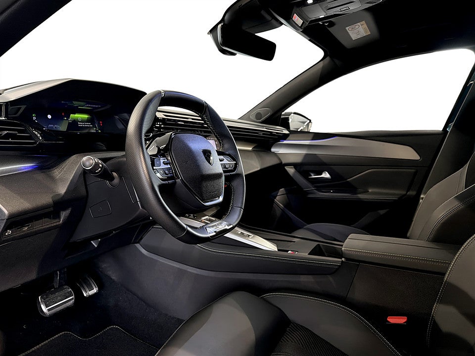 Bild på Peugeot 408 GT 1.2 PT 130hk Aut B-KAMERA ELSTOL