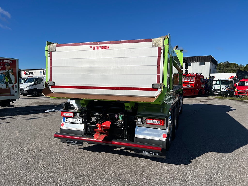 Volvo FH16 550 8x4*4 Tridem Tippbil I-See, Fullutrustad