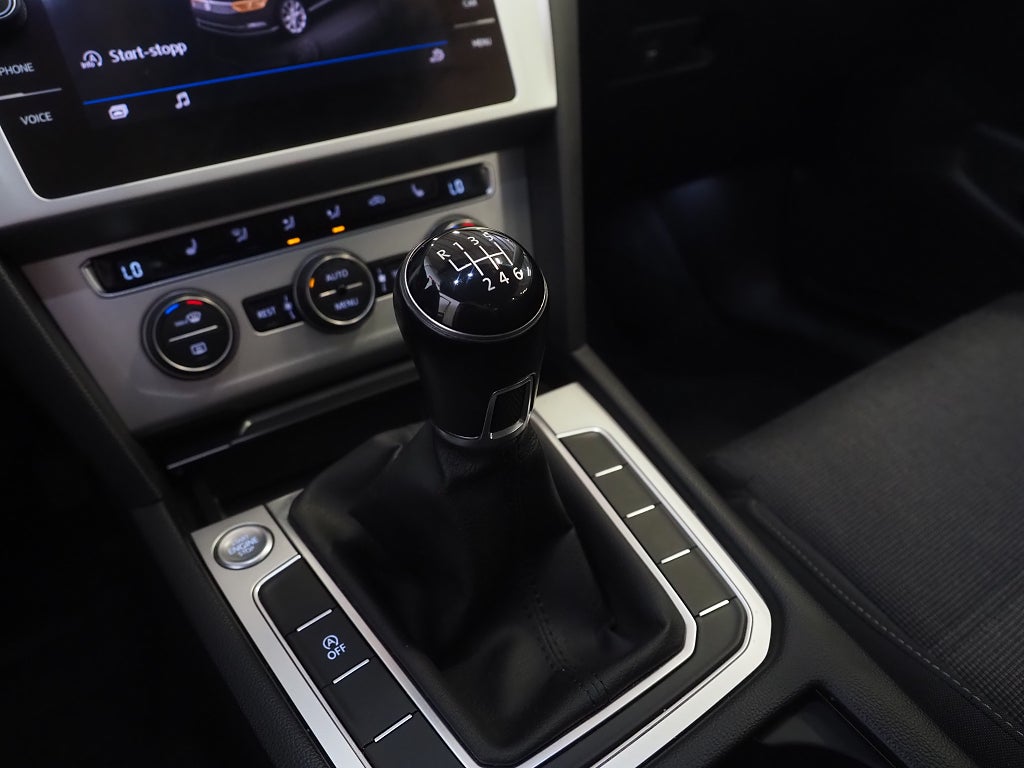 Volkswagen Passat Sportscombi 1.4 TSI 150hk Cockpit Drag Kamera 2018