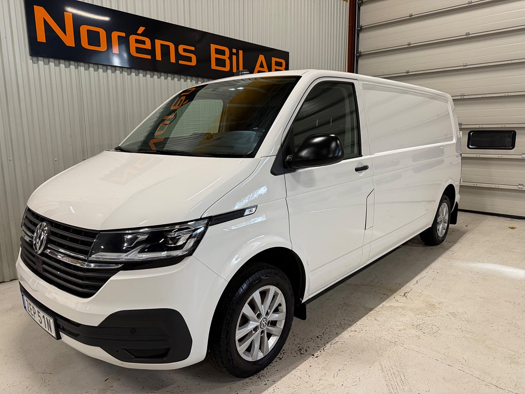 Volkswagen Transporter 6.1 2.0 TDI L2 VERKTYGSINREDNING 3-SITS 1 ÄGARE Euro 6
