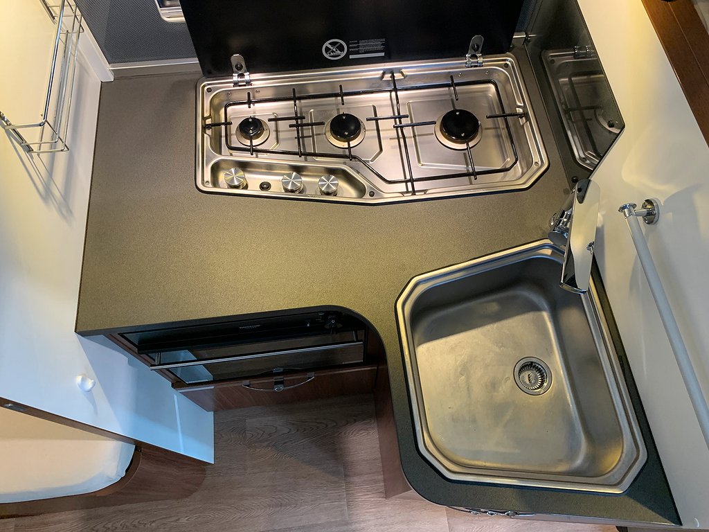 Adria Matrix Supreme 687 SLT /Automat/AC bodel/Solcell/ALDE - Adria