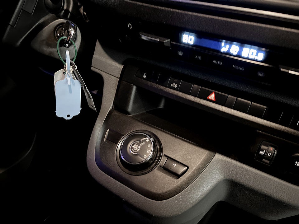 Bild på Peugeot Expert PRO+ 2.0 BlueHDi 180hk Aut L3 DRAG B-KAMERA