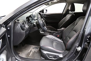 Halvkombi Mazda 3 11 av 27