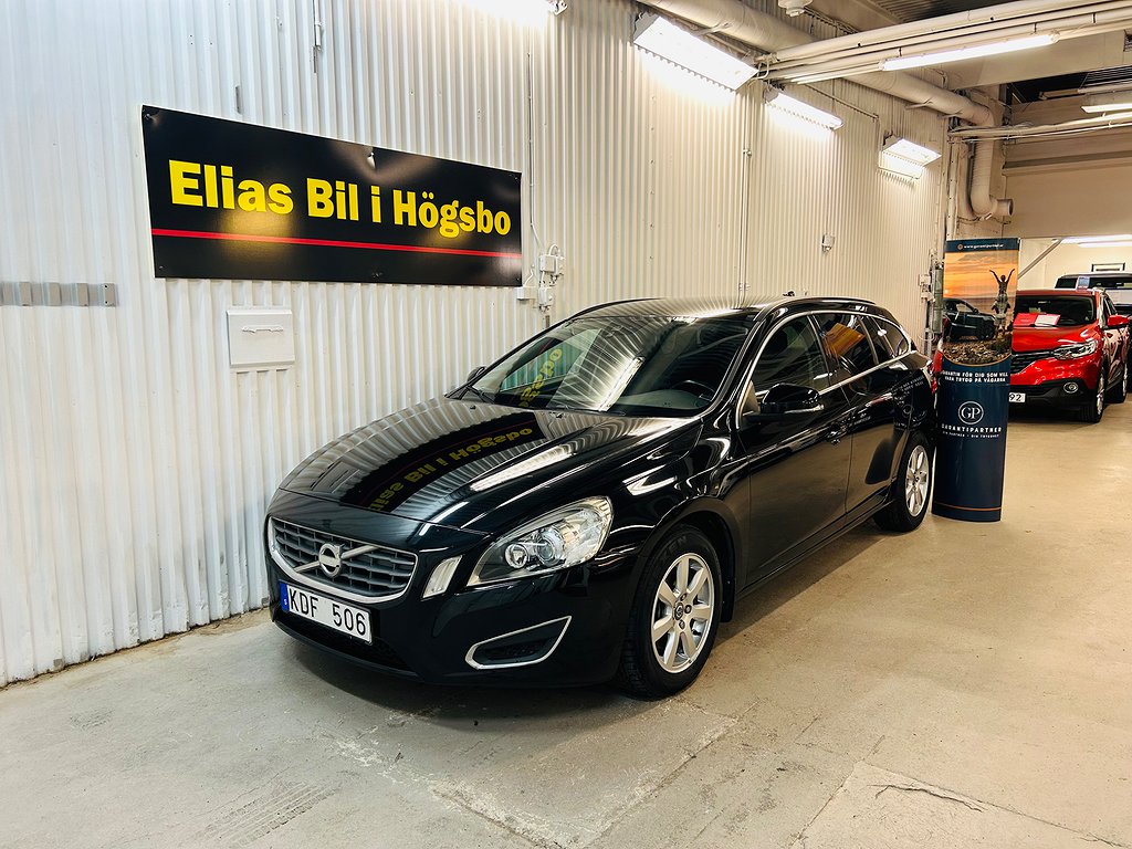 Volvo V60 D2 Momentum Euro 5,LågMil, 2 ägare