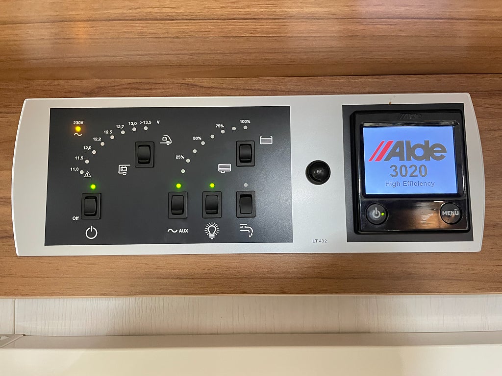 Pilote Essentiel P 740 GJ /ALDE/Solcell/B-körkort/Ugn/Långbäddar - Pilote