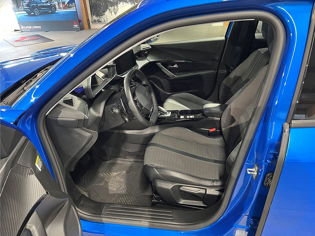 Bild på Peugeot 2008 Allure Pack 1.2 PT 130hk Aut - CARPLAY, B-KAMERA