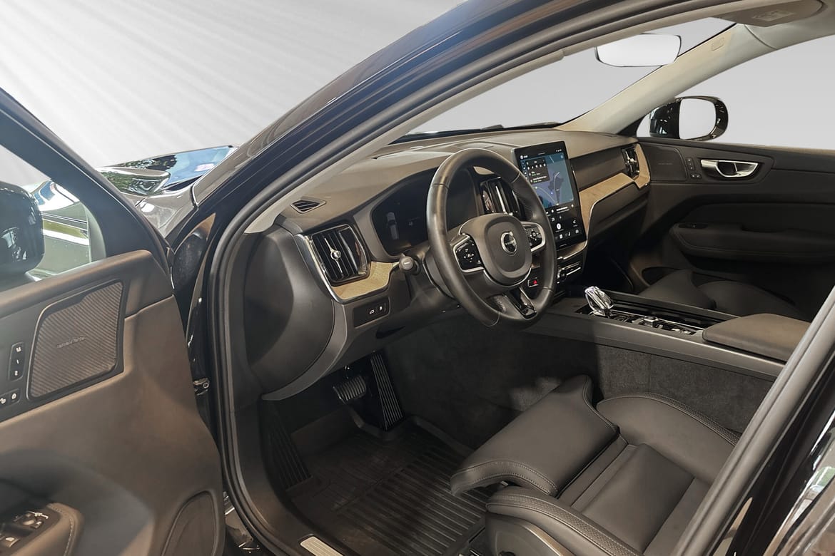 Volvo XC60 2026, photo 5/81