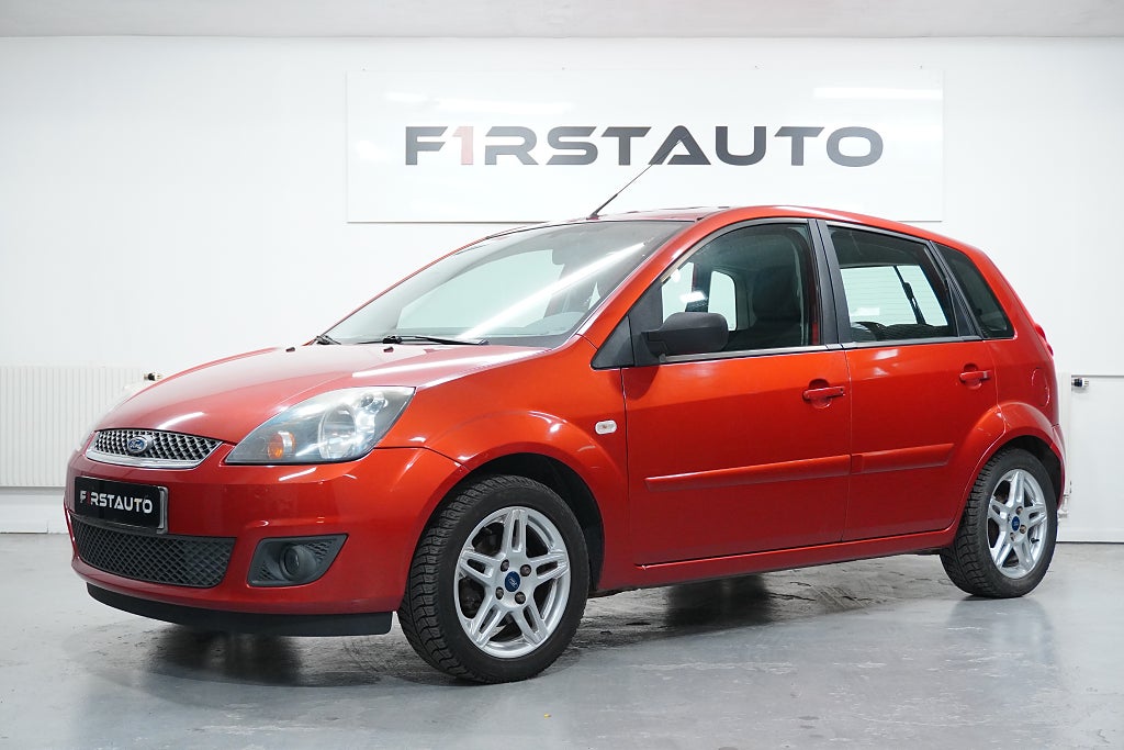 Ford Fiesta 5-dörrar 1.4 Ny servad S&V Hjul Besiktad 