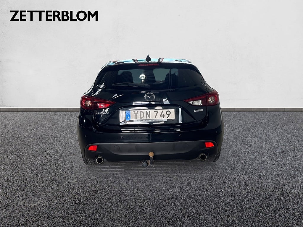 Sedan Mazda 3 4 av 15