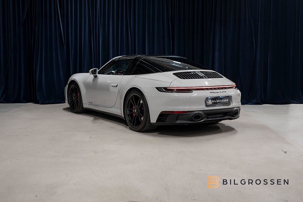 Porsche 911 Targa 4 GTS Lyft Bakaxel Sport Chron Plus Sportavg