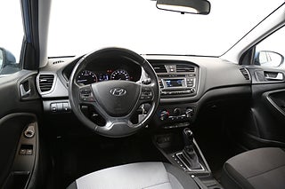 Halvkombi Hyundai i20 12 av 23