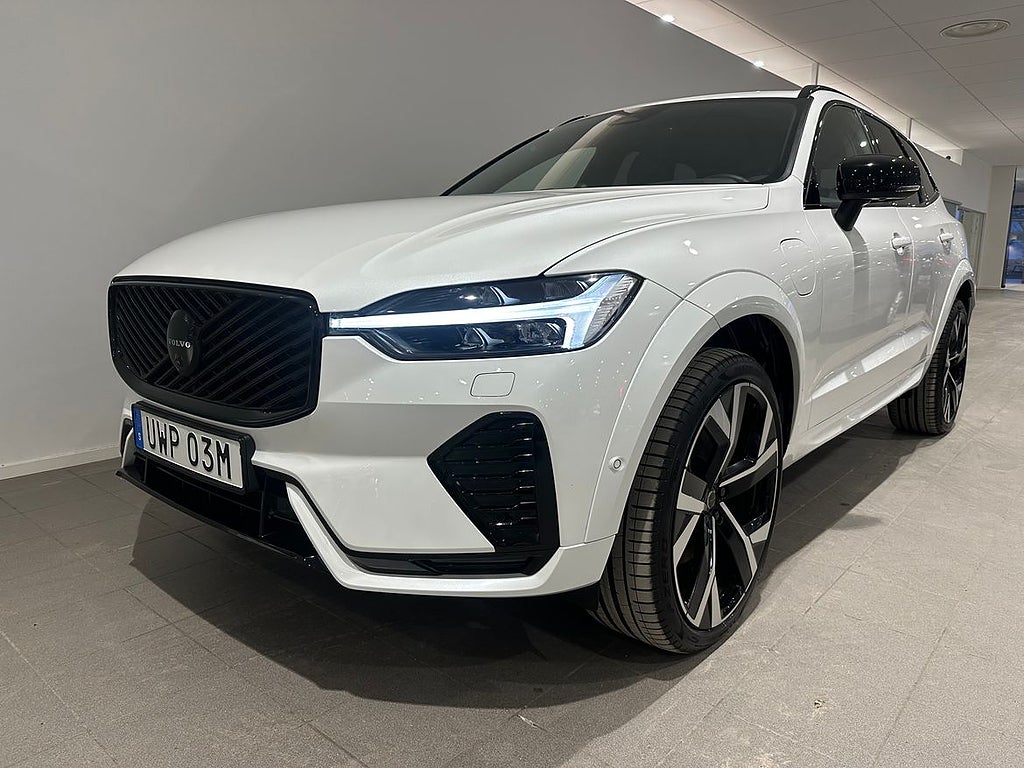 Volvo XC60 T8 Plus Black Nordic Edition, 360 kamera, panoramat...