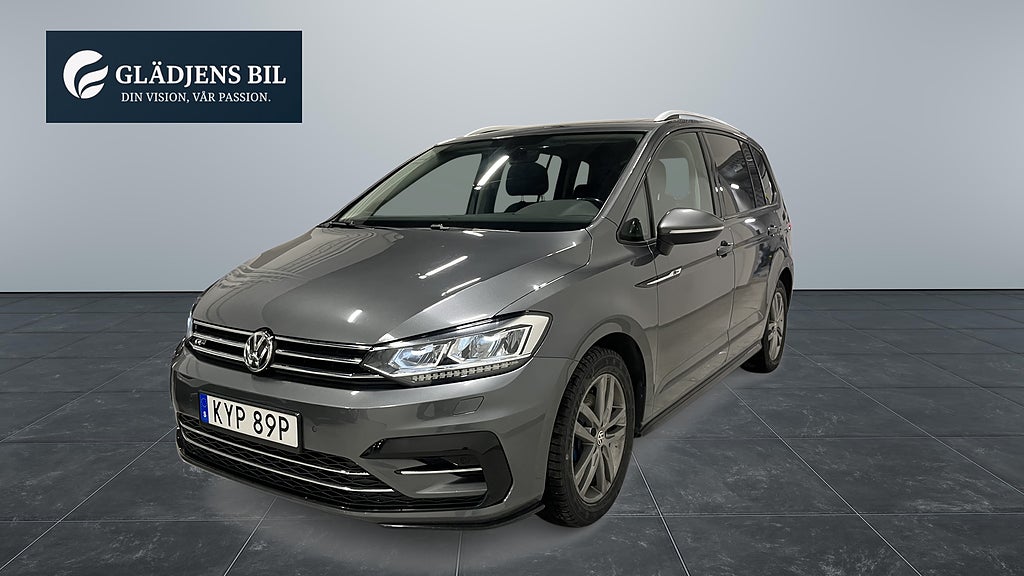 Volkswagen Touran 2.0 TDI150HK R-LINE Panorama/7SITS/Drag/ fjäreVärmare