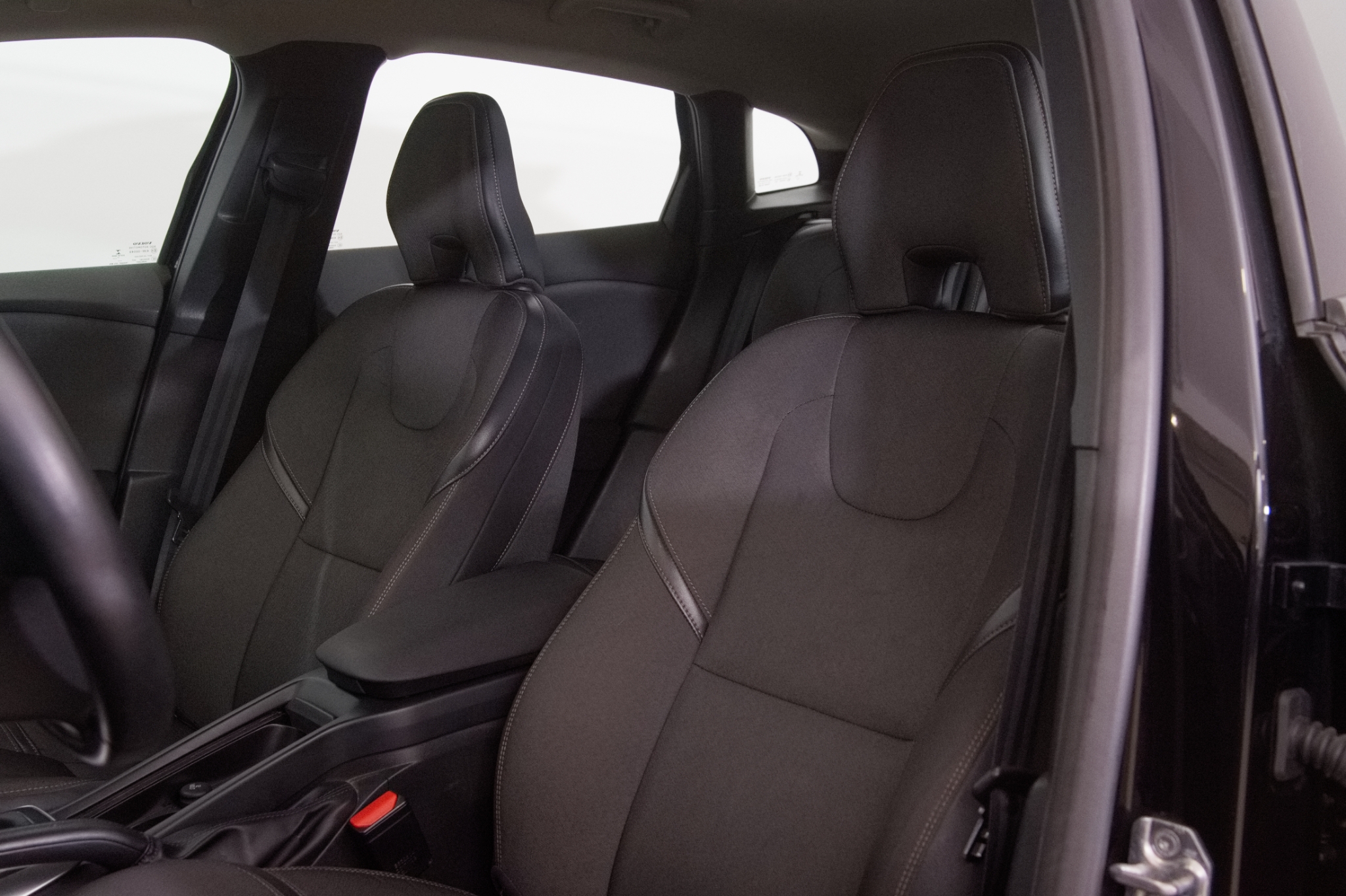 Volvo V40 Cross Country 2018, photo 7/47