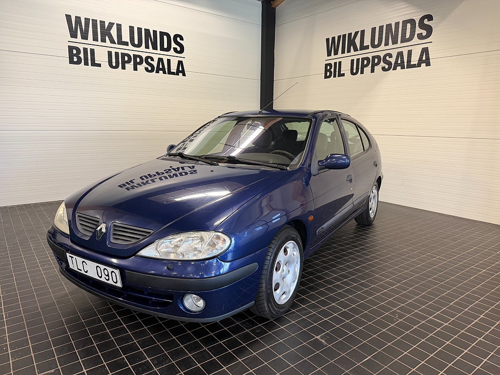 Renault Megane 1.6 Authentique LÅGMIL 9488 2 ägare Sommar & Vinterdäck