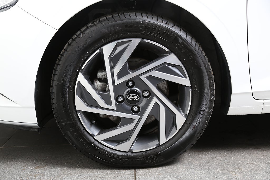 Hyundai i20 Essential 1.0 T-GDI 100HK AUT 2025