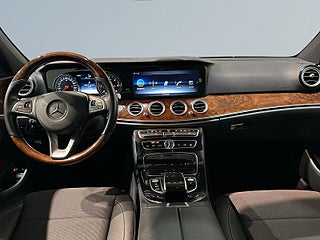 Mercedes-Benz E 220 d 4MATIC 9G Avantgarde Drag Dvärm Pano GPS 360° SoV – bild 8
