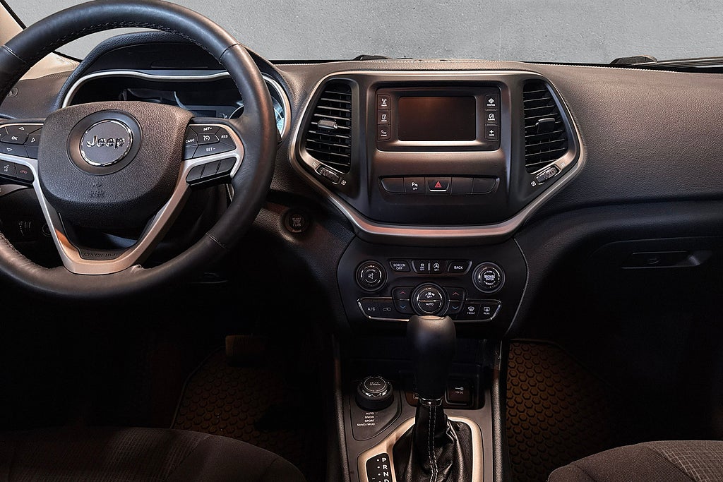 Jeep Cherokee 2.0 CRD 4WD Dragkrok ENDAST 450 MIL 1-Ägare Nyskick