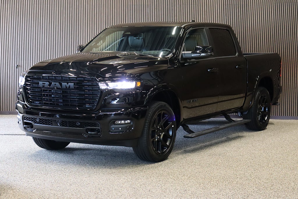 Dodge RAM 1500 Laramie Night Premium Hurricane E85
