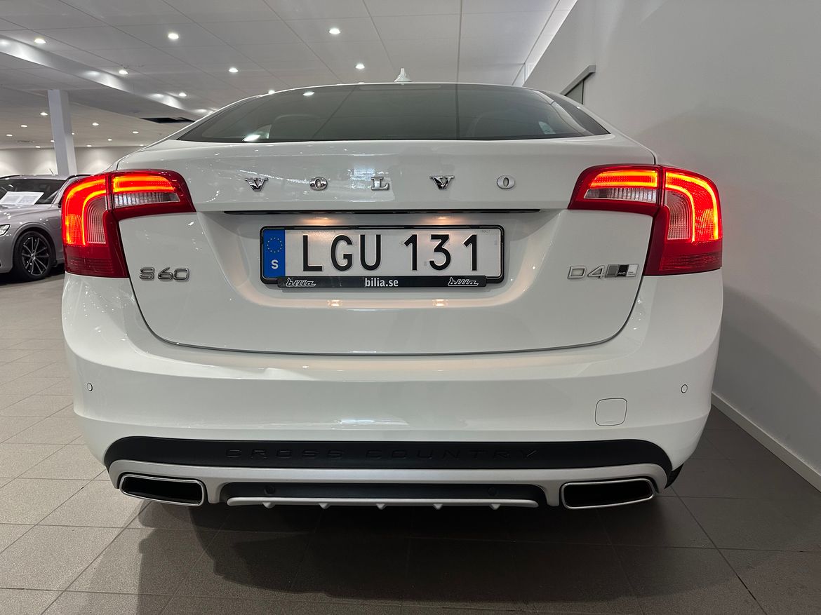 Volvo S60 Cross Country D4 Plus Classic 2018, bild 2/10