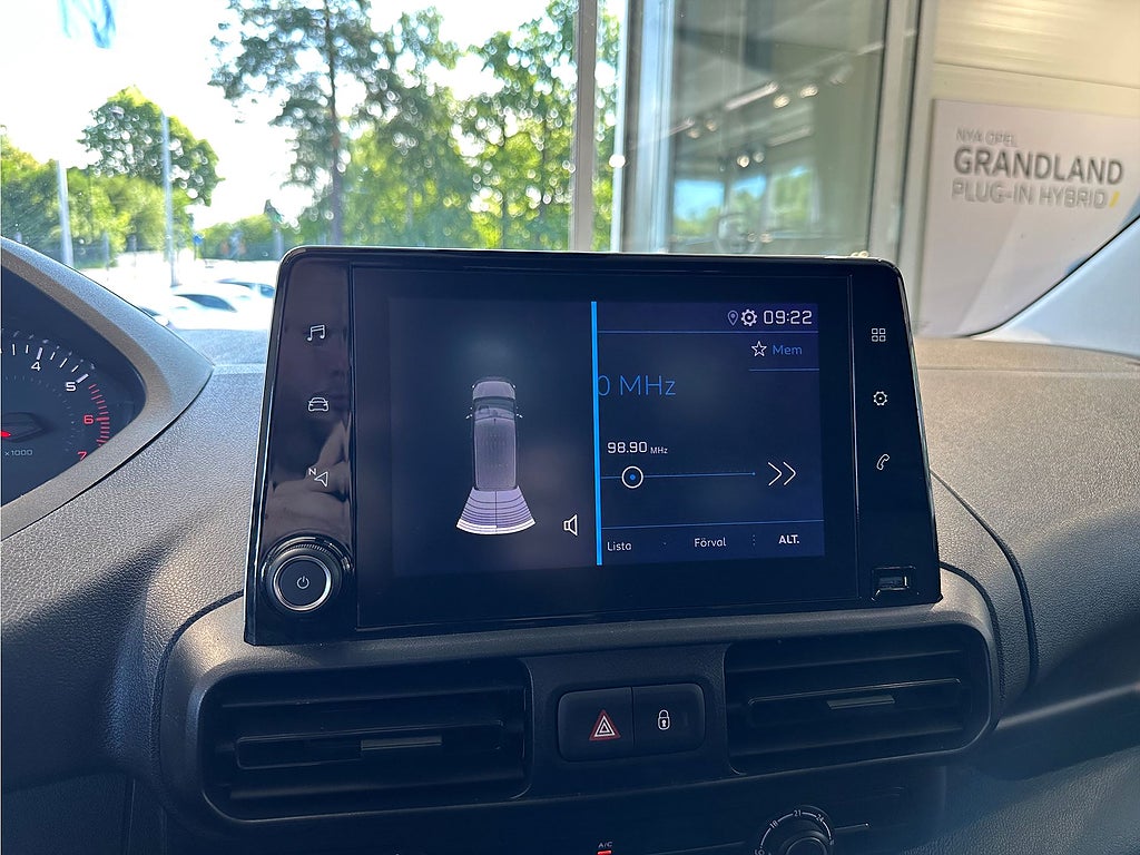 Bild på Peugeot Partner PRO BlueHDi 130hk Aut L1 - DEMO