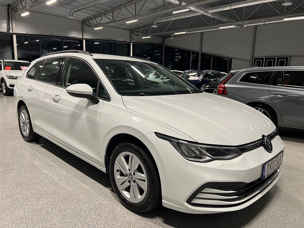 Volkswagen Golf Sportscombi 1.5 eTSI ACT OPF Base M-Värmare Euro 6