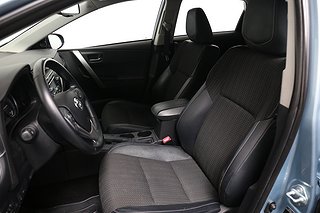 Halvkombi Toyota Auris 9 av 24