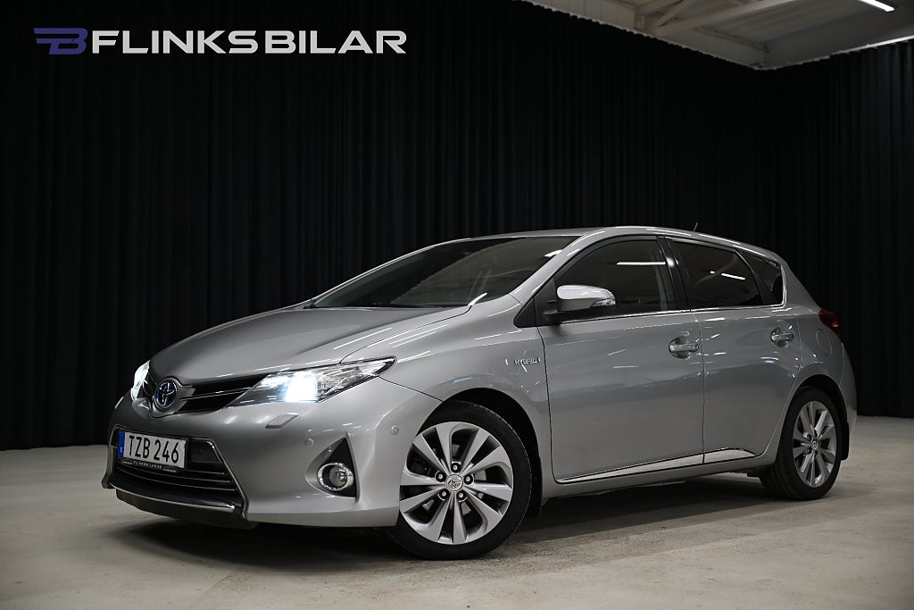 Toyota Auris Hybrid 136HK Executive|GPS|Backkamera|17"|ParkAssist