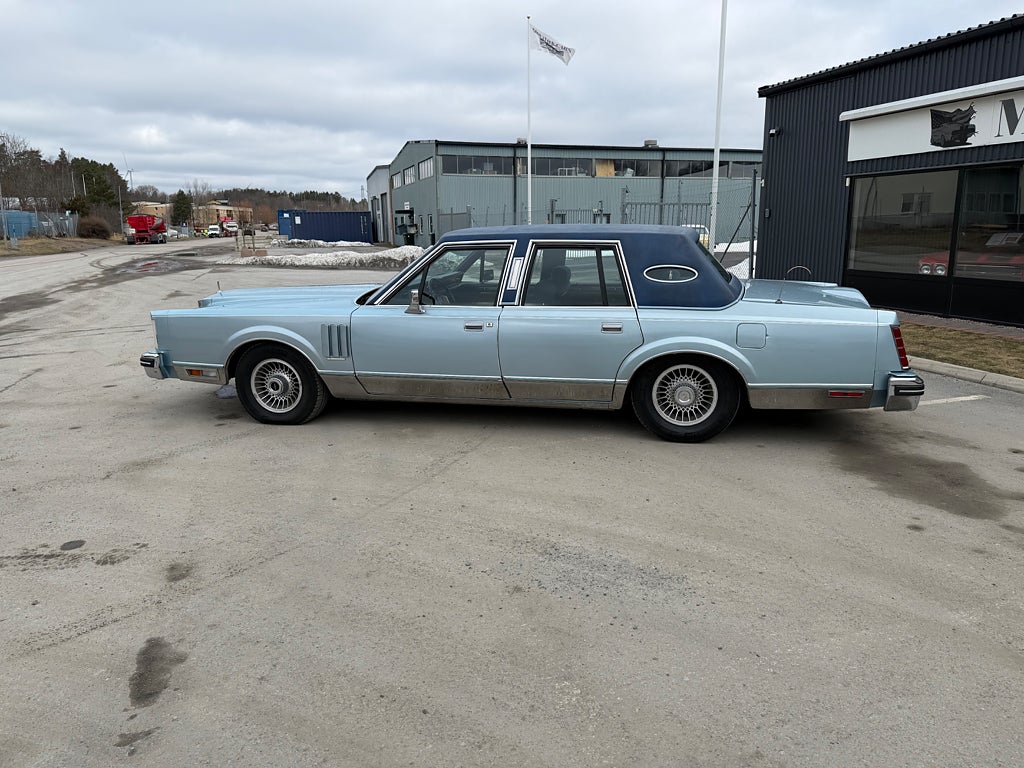 Lincoln Continental Mark VI Sedan 5.0 V8 EFI 0kr insats 848kr/mån