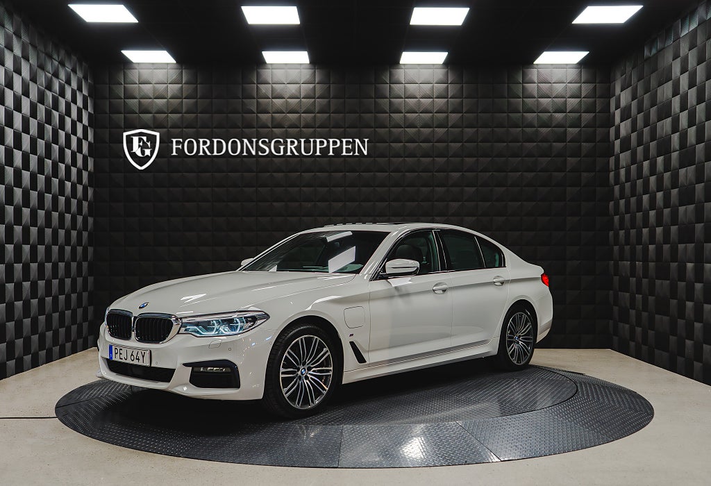 BMW 530e xDrive M Sport / Innovation / Komfortstolar / SE SPEC