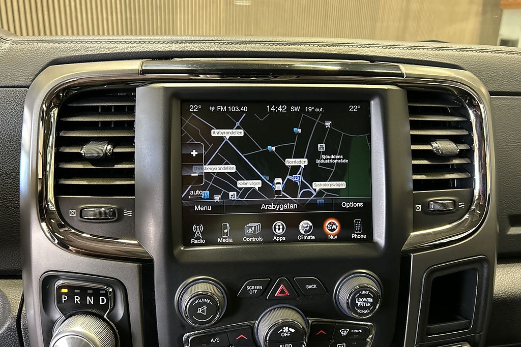 RAM 1500 Crew Cab 5.7 V8 HEMI 4x4 Sport luftfjädring