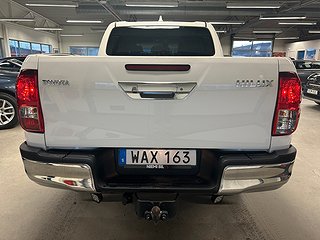 Toyota Hilux Dubbelhytt 2.4 AWD Hero MOMS/Drag/M-värm/Kamera