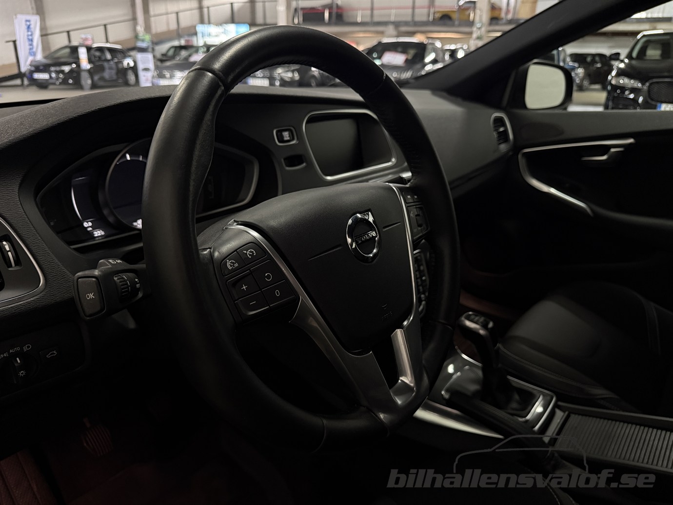 Volvo V40 D2 Momentum 2017, bild 3/39