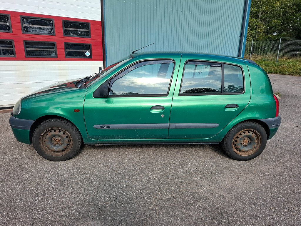 Renault Clio 5-dörrars Halvkombi 1.2