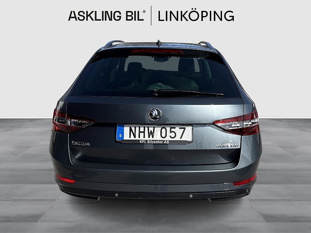 Skoda Superb 2018 - miniatyr 4