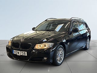 BMW 320D xDrive Touring Comfort MVärm/S&V/Psens/Kamkedja – bild 1