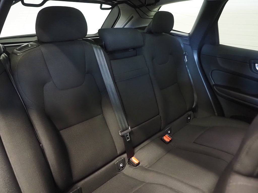 Volvo XC60 Recharge T6 AWD Inscription Exp Pano Drag P-Värm Kamera 2021